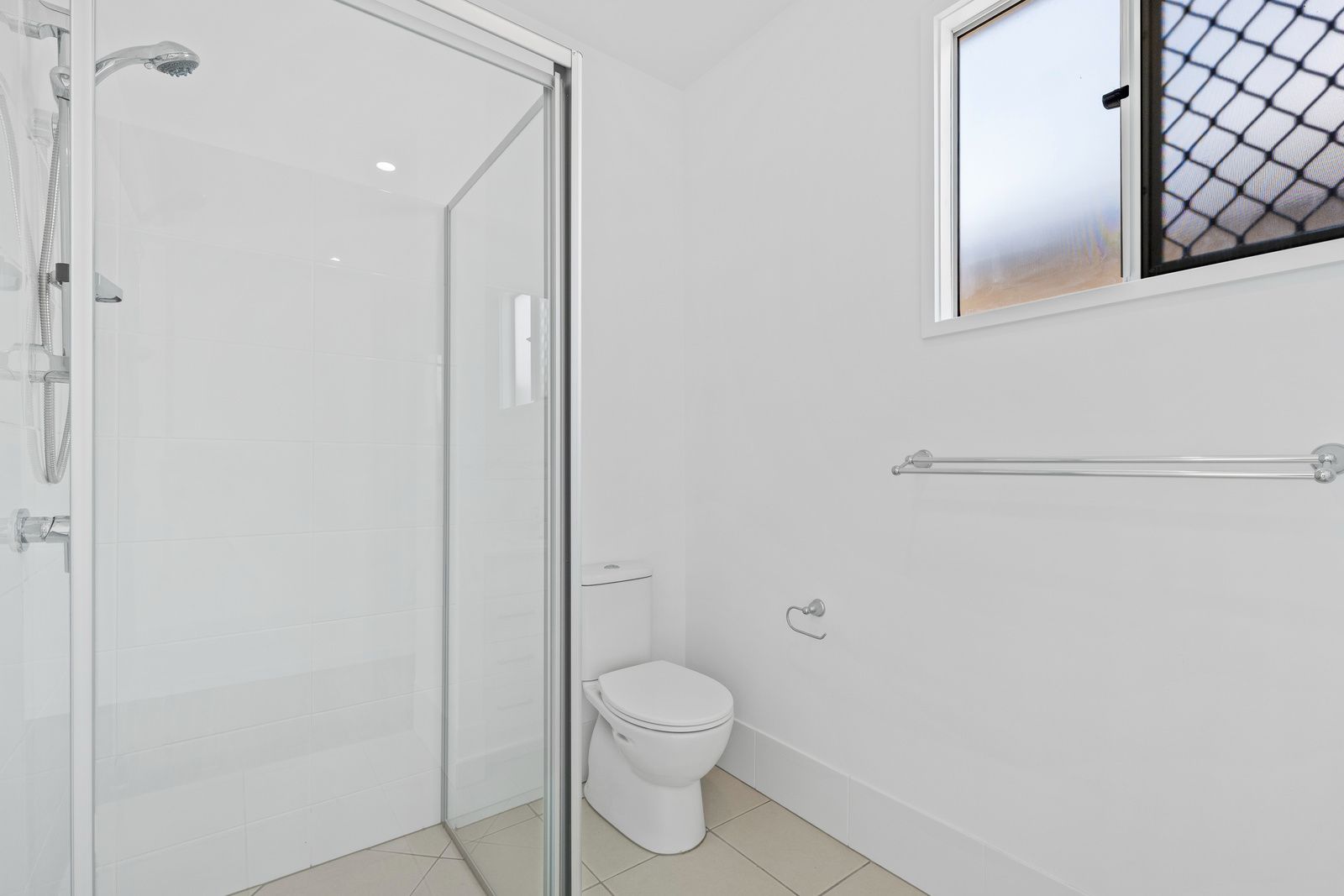 002 Open2view_ID839957-57_Dysart_Drive