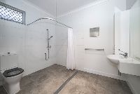 93 Beams bathroom