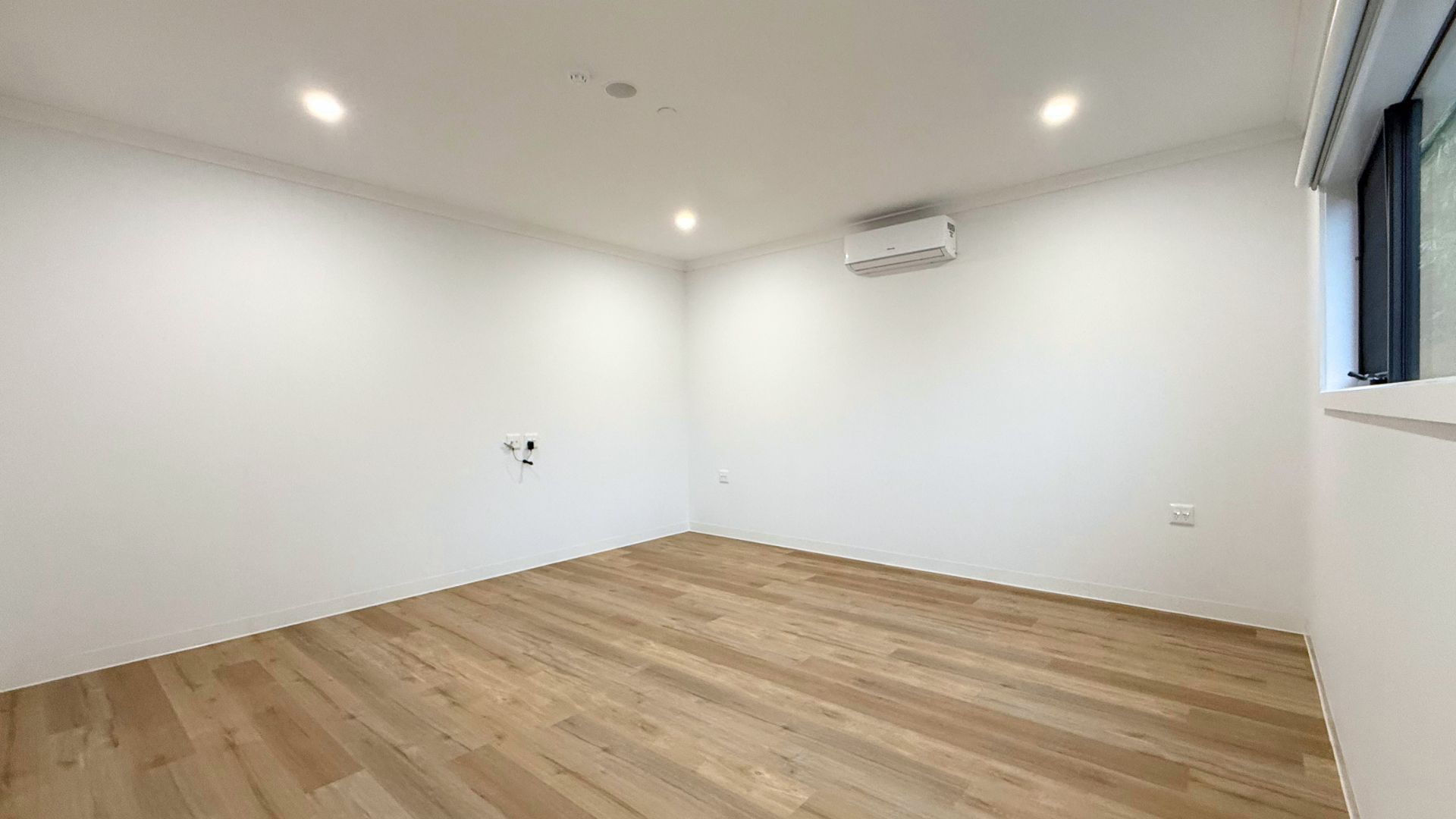 205 Raglan   Living Room 2