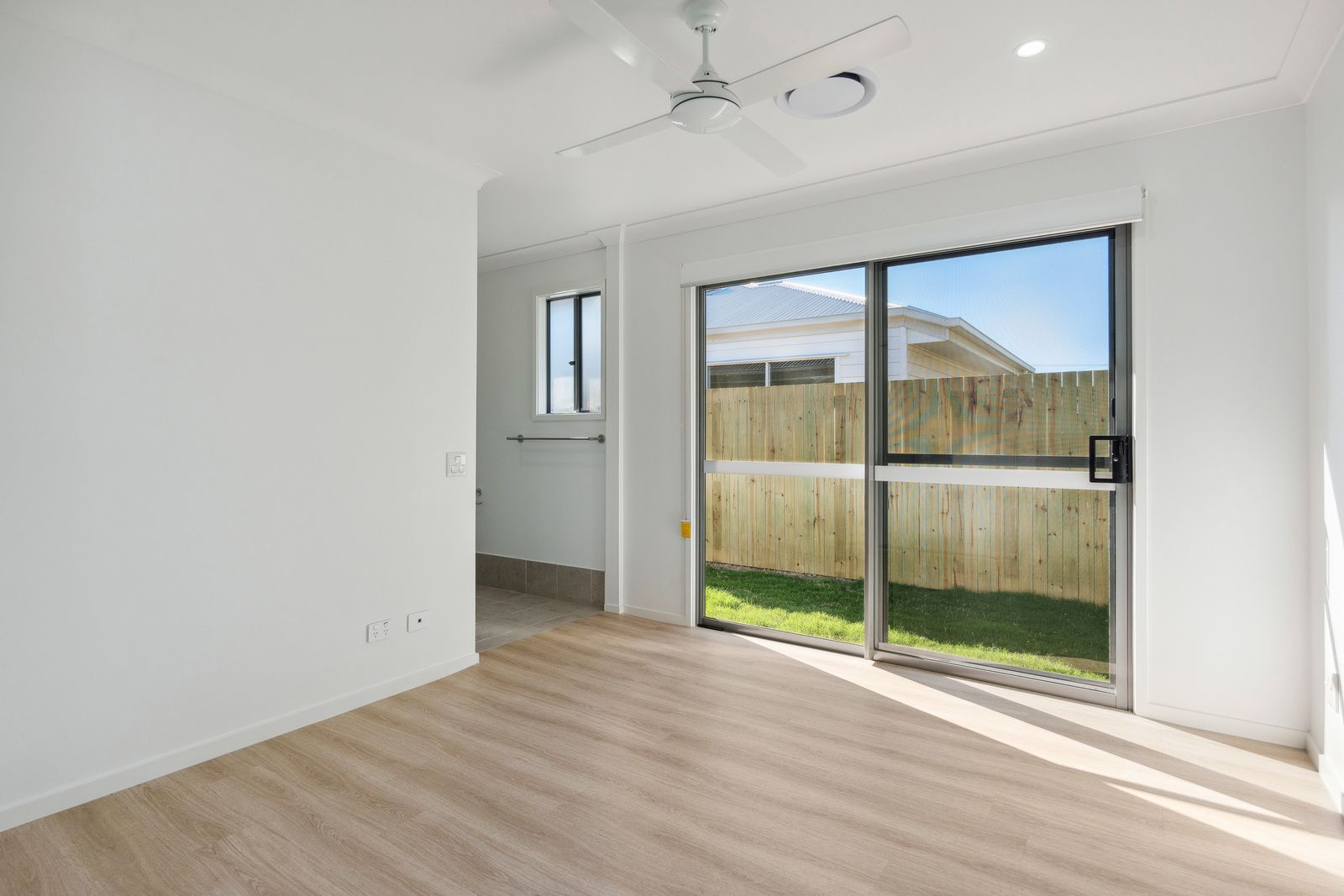 001 Open2view_ID953594-16_Owl_Court__Caboolture
