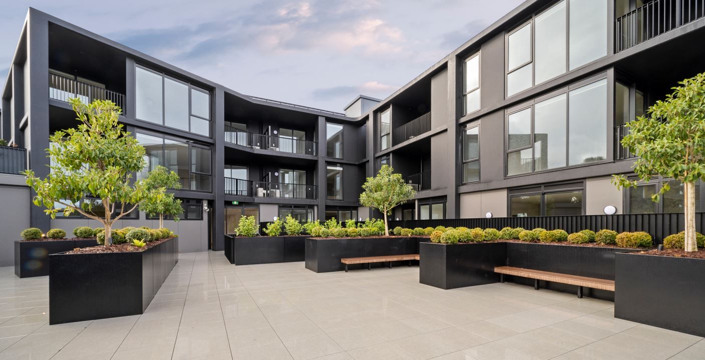 Service St Sunshine 1