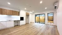 205 Raglan   Kitchen Living Dining