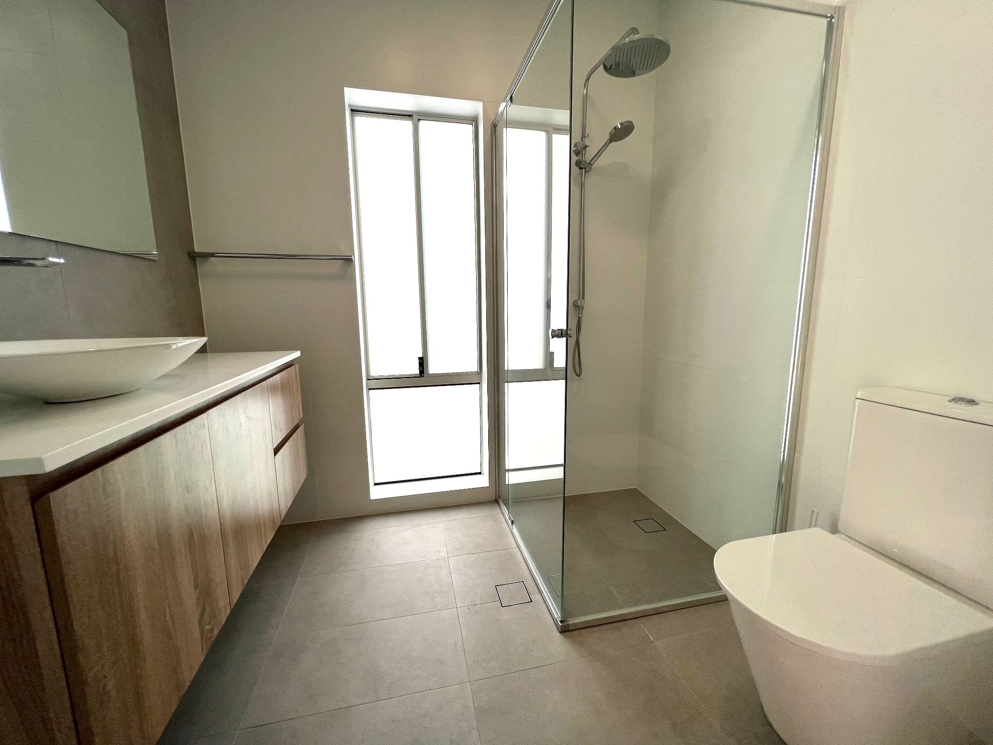 B61268A1 74F7-4262-80F5-CEEF4816DDF9