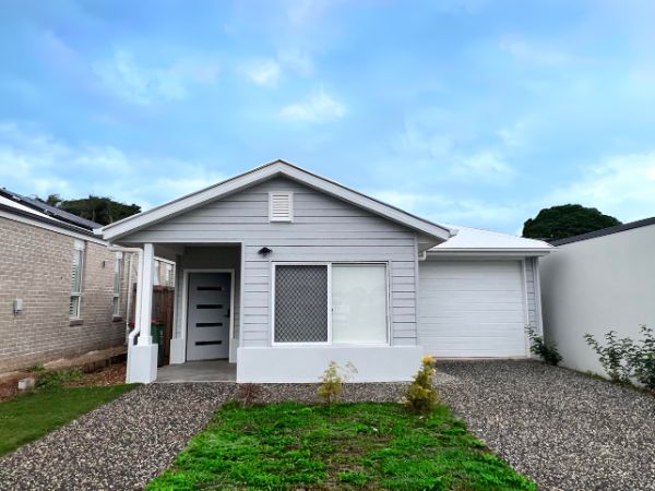 Dart street front  1)