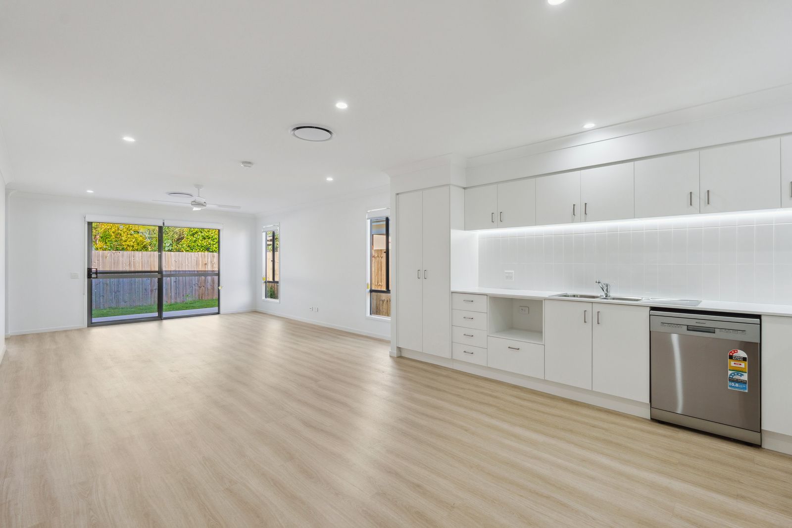 006 Open2view_ID953594-16_Owl_Court__Caboolture