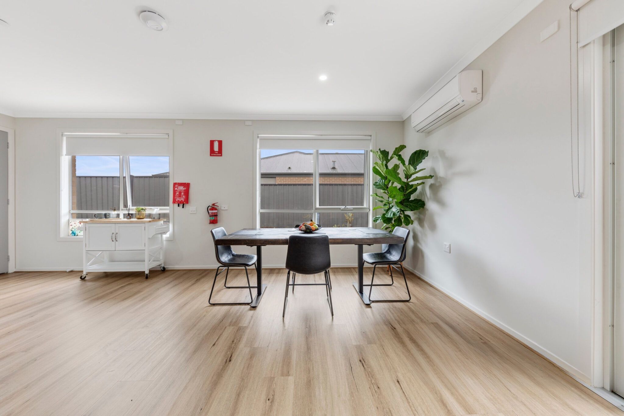 extracted image_3_1-2048x1366