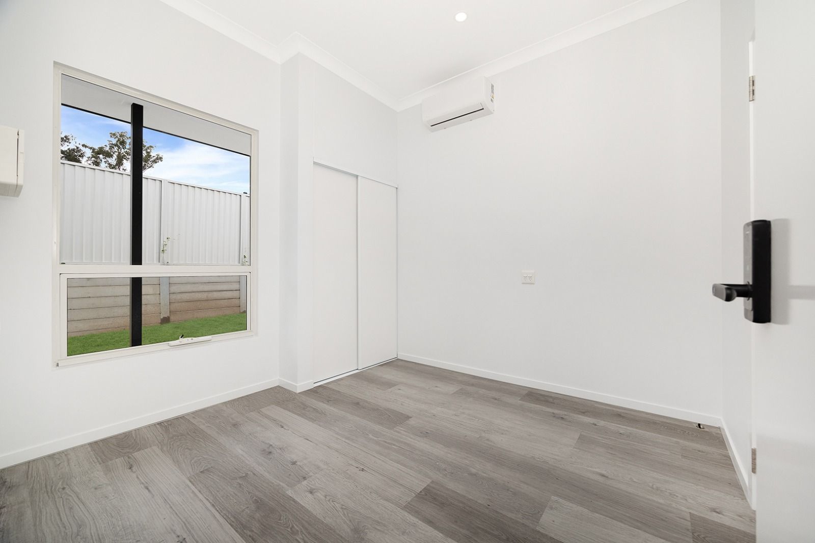 9   Bertha St 64a - Office