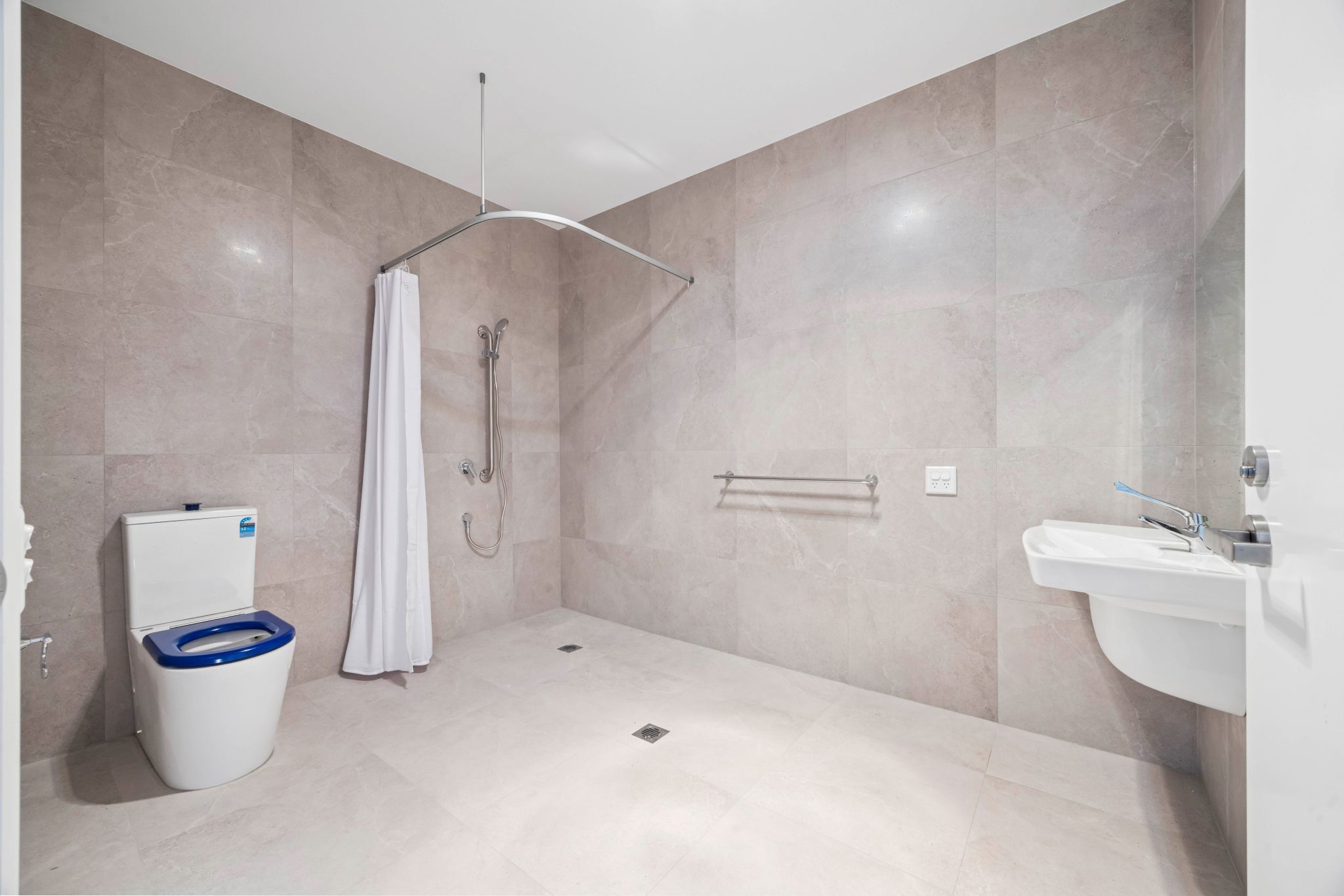 4 print-49-Bainton-Cres-4