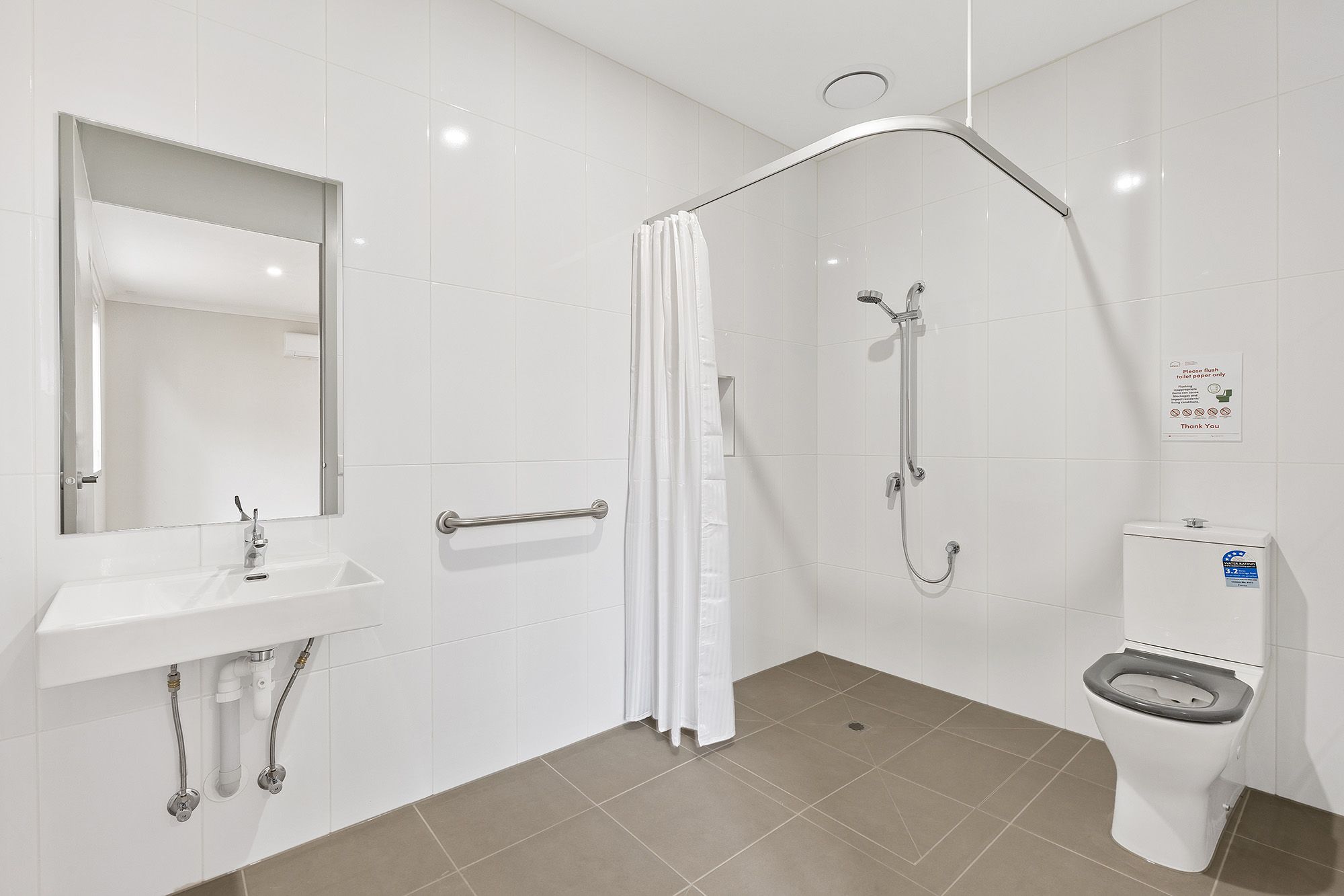 Ensuite 1 LR No Logo
