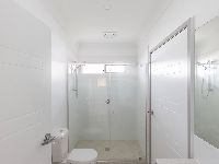 002 Open2view_ID738192-69_Alfred_Rose_Close