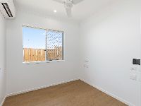 003 Open2view_ID738192-69_Alfred_Rose_Close