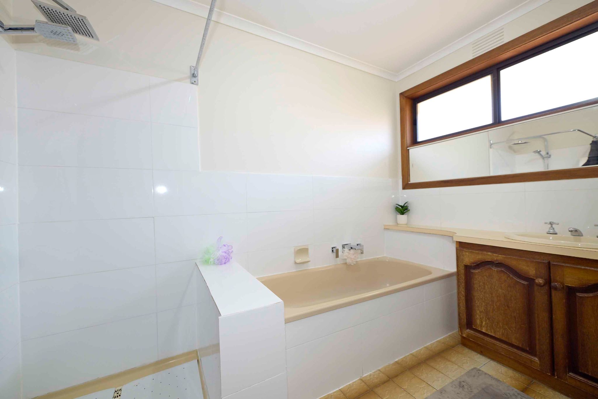 Sunnypine15460 38A St Albans