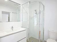 6   Steeple Chase 19 - OOA Bathroom