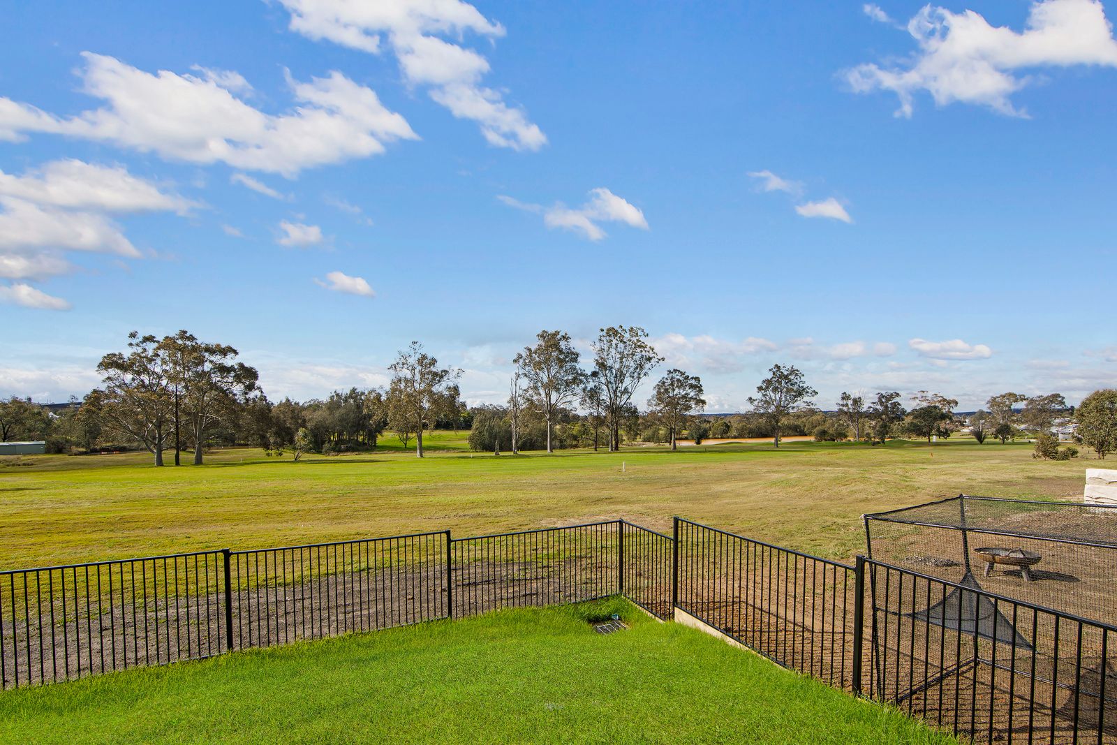 008 Open2view_ID772088-21_Portrush_Avenue