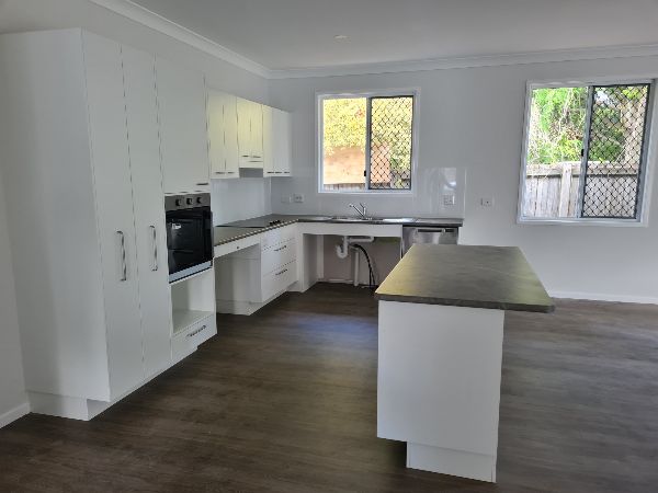 Kitchen 1   15 Shine St