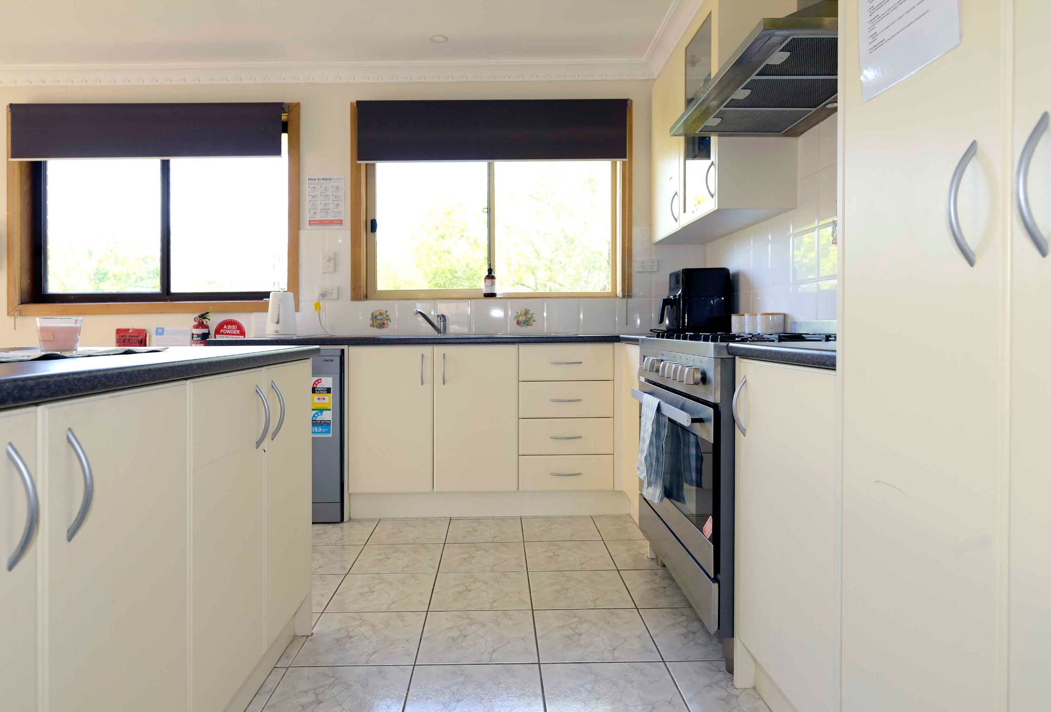 Sunnypine15442 38A St Albans