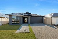 Lakelands17 housefront