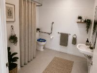 4 kings-bathroom-768x1024