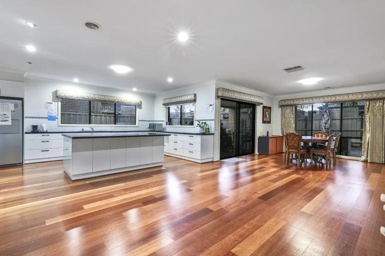 Cranbourne 3 Living kitchen