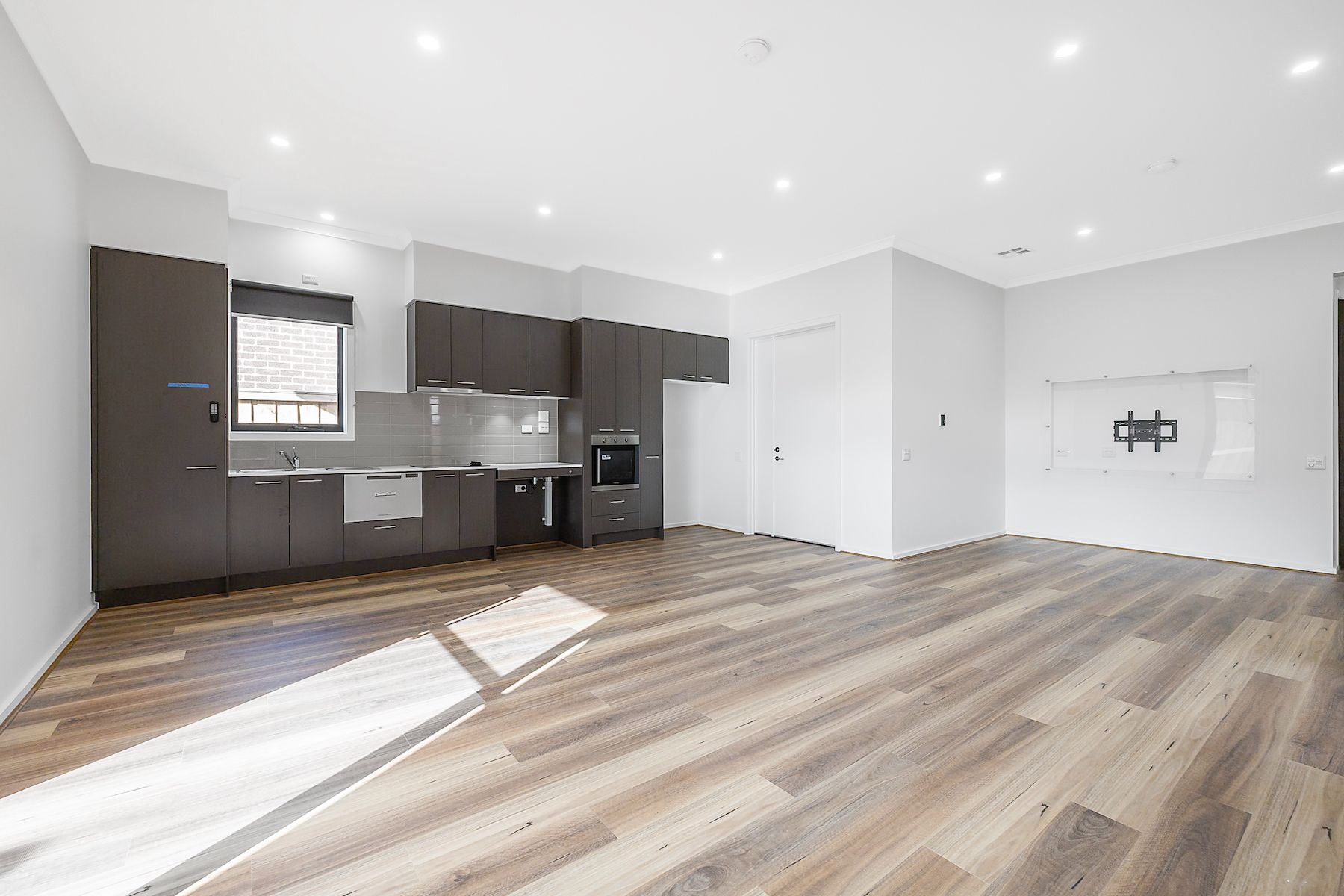 010 Open2view_ID954505-70_Metroon_Drive