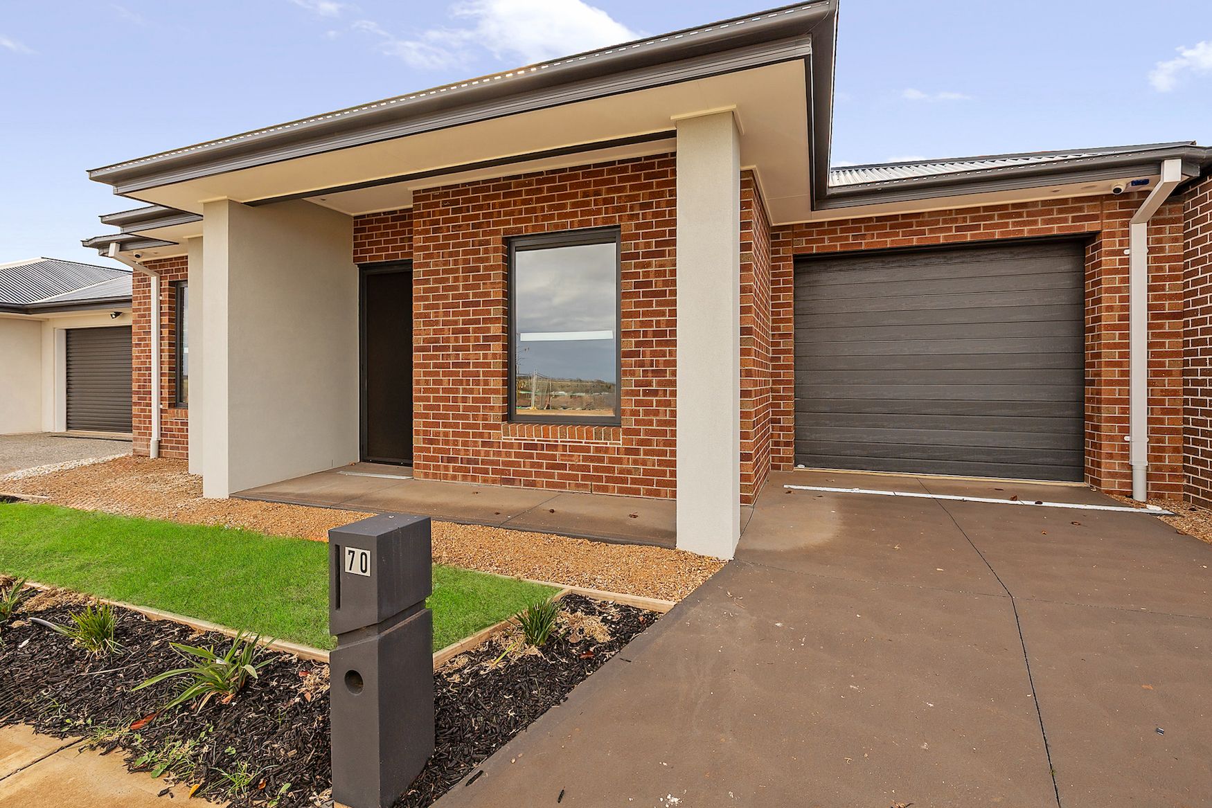 001 Open2view_ID954505-70_Metroon_Drive