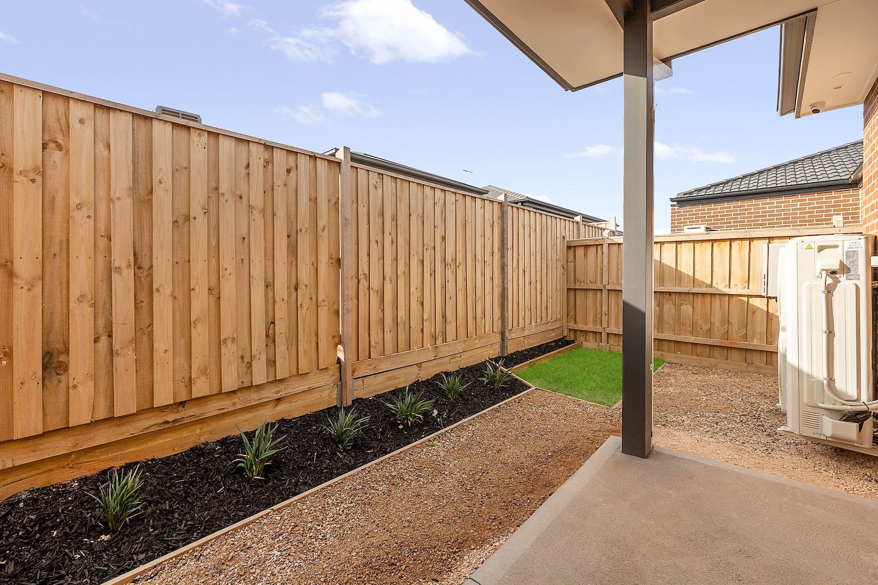 014 Open2view_ID954505-70_Metroon_Drive