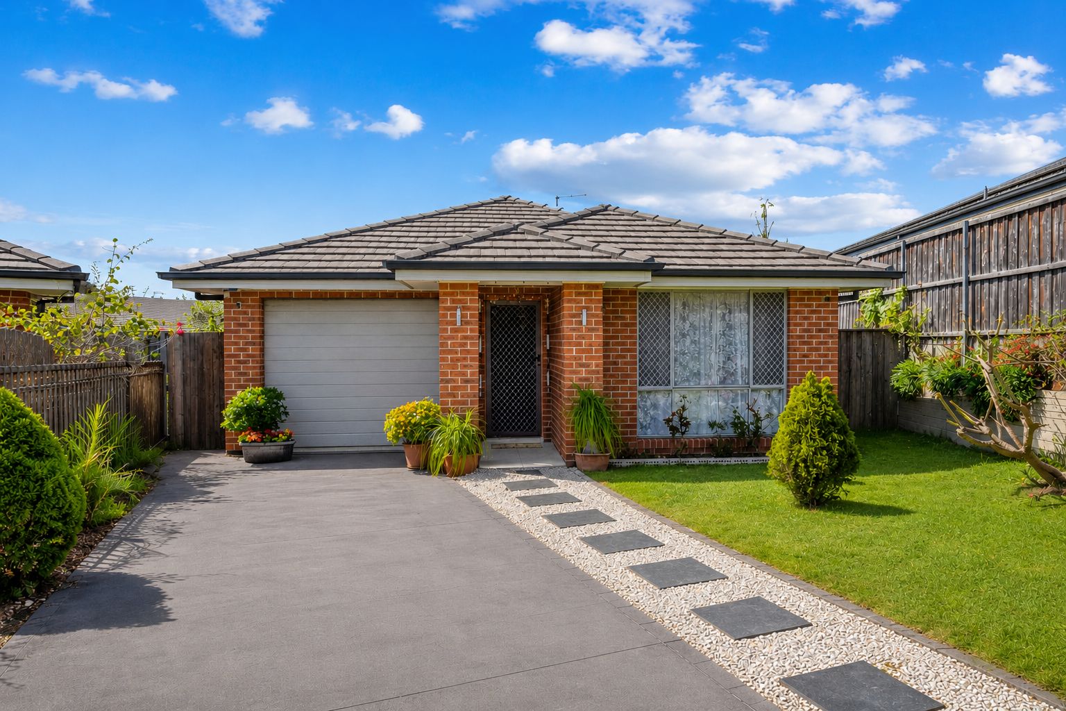 Minto Front