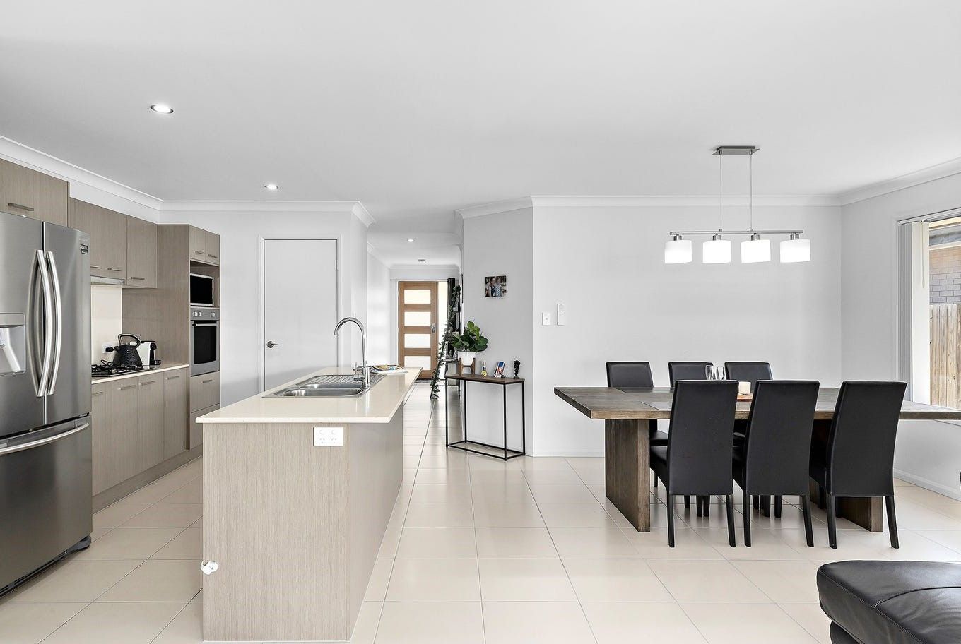 Kitchen & Dining Area