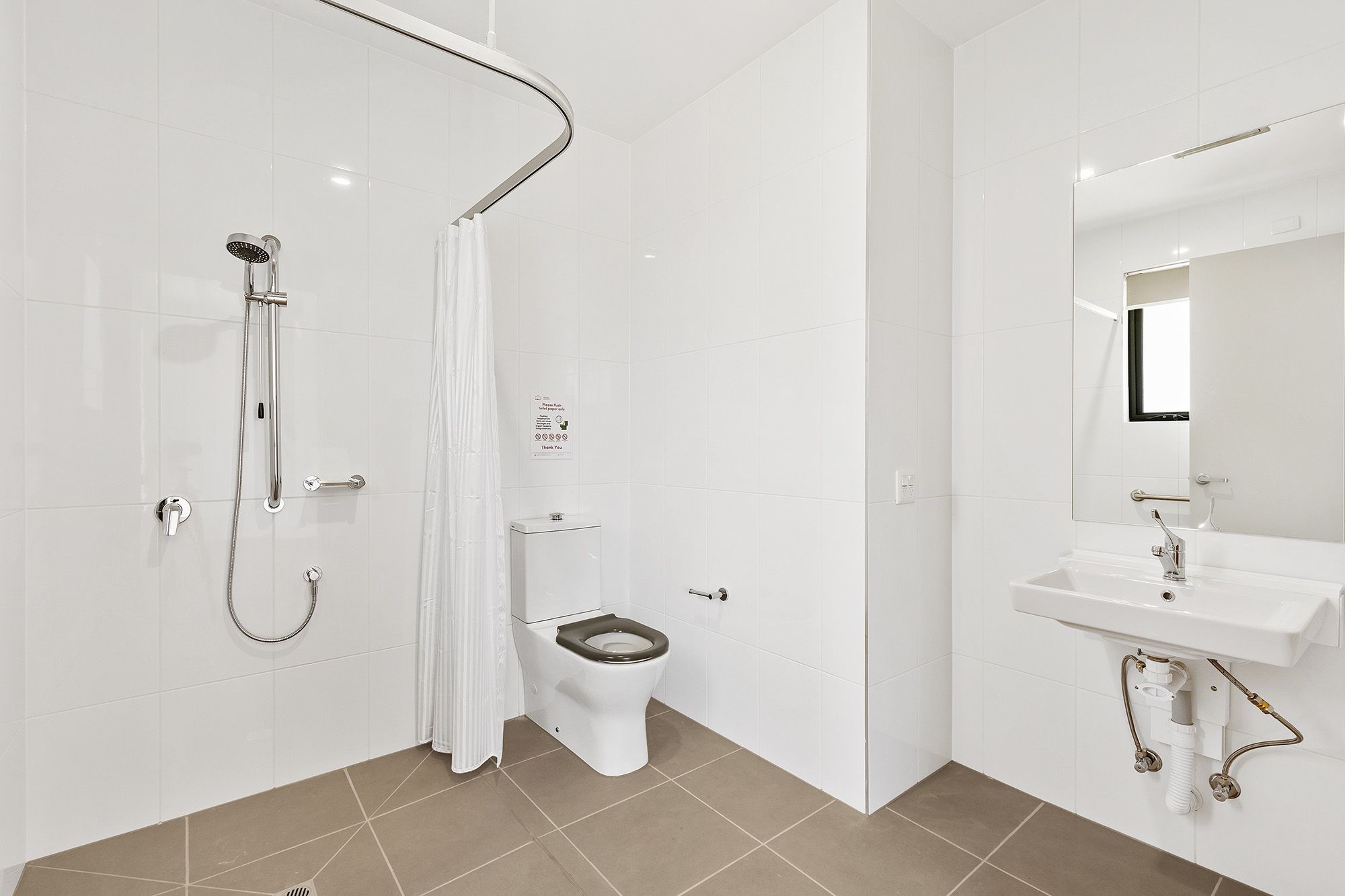 Fletcher   Ensuite LR No Logo