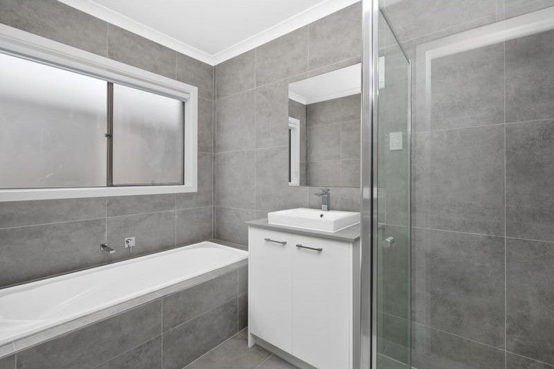 40 Whiteside St Beveridge  7)