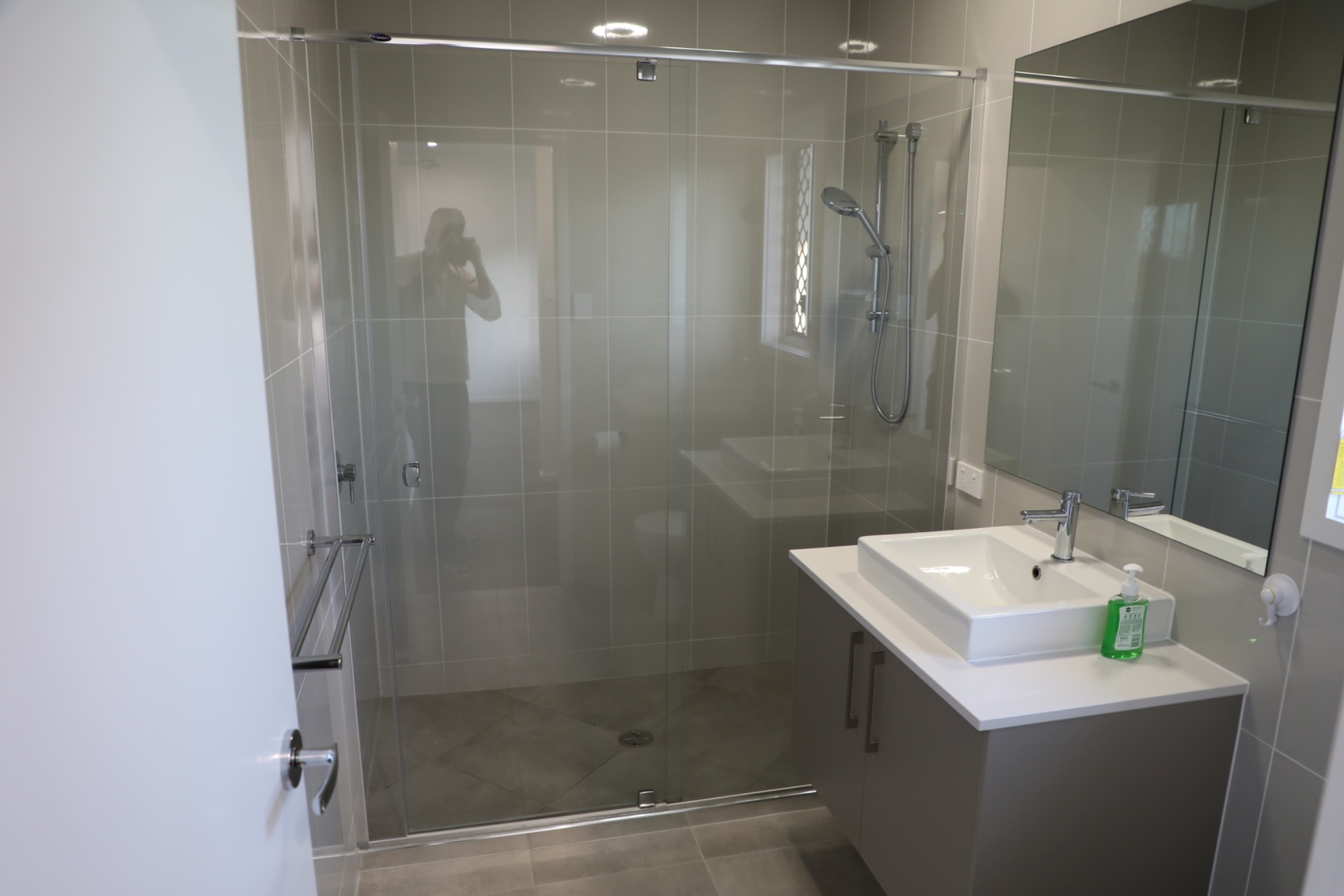 DE66E7AD 752A-4A2B-AB3F-775DA49EC3F4