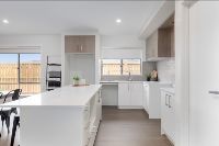 40 Whiteside St Beveridge  2)