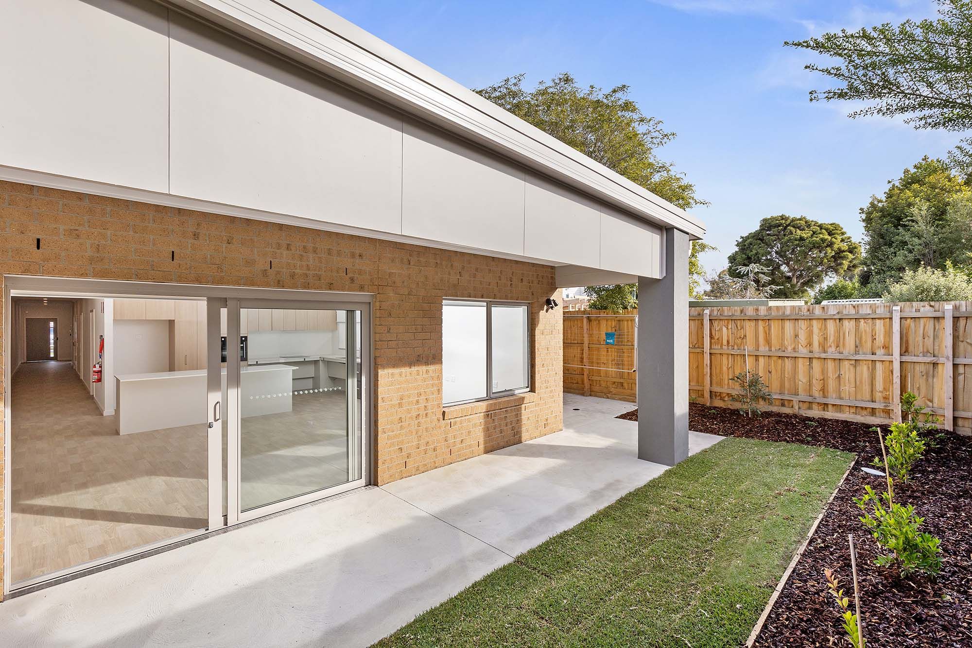 Smith HPS   Backyard Left 2 LR No Logo