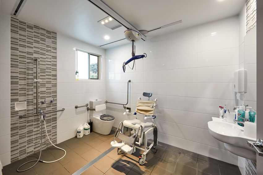 SIL048 LR-Ballina-villa-bath1
