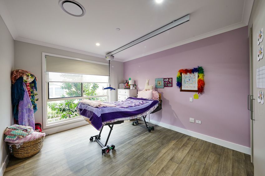 SIL048 LR-Ballina-villa-bed1