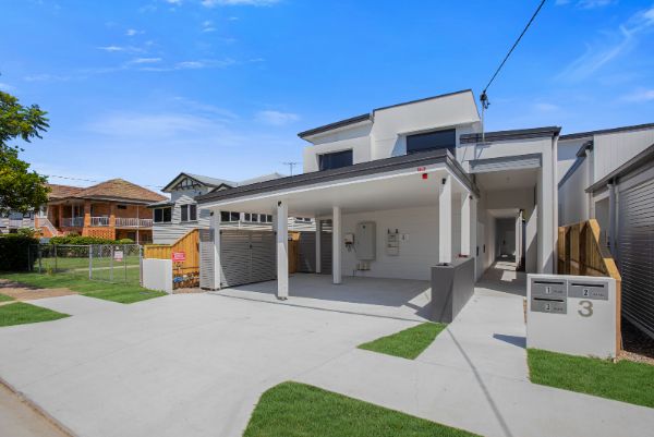 001 Open2view_ID788610-3_Bungama_Street