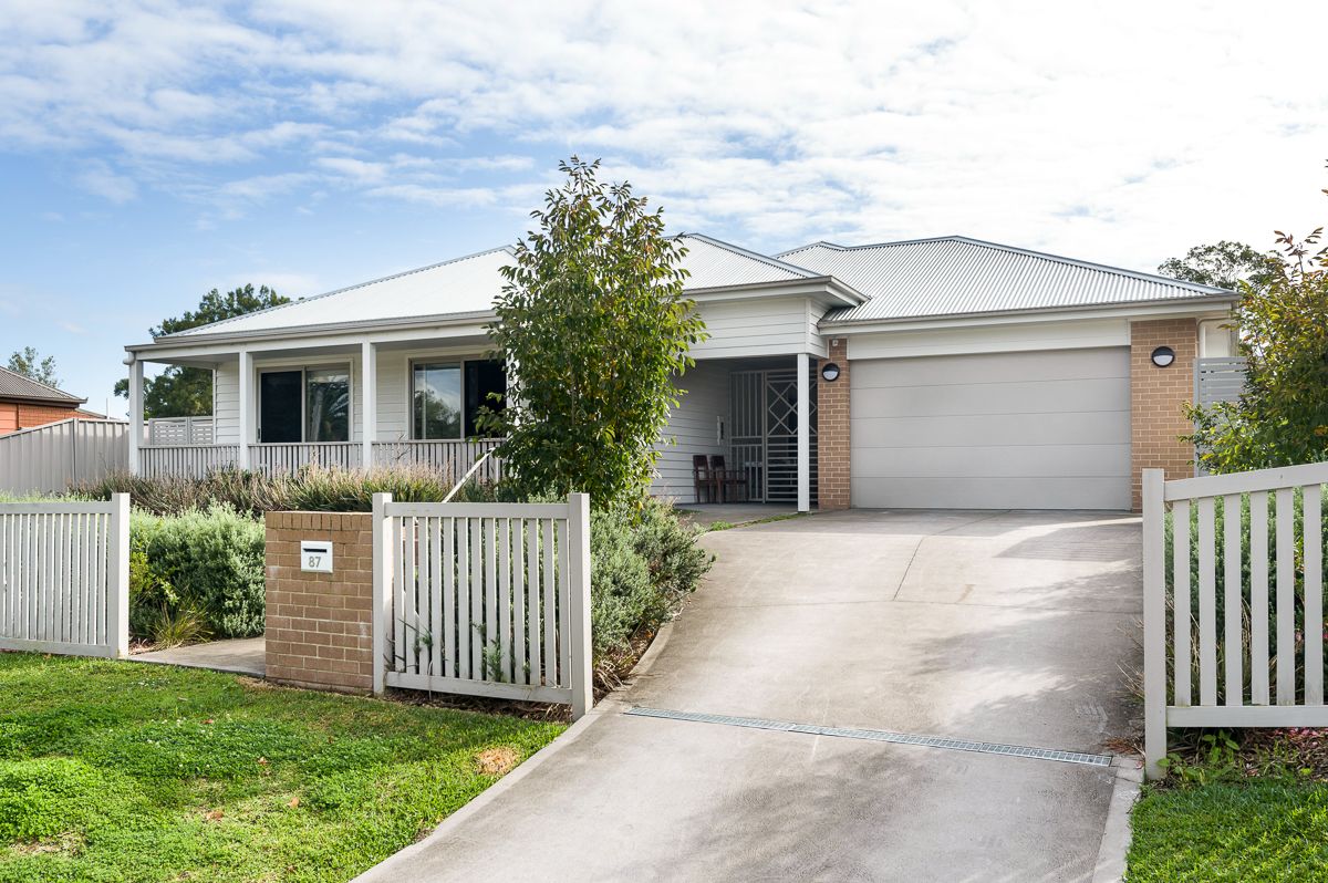 01 SILL039_LR_holmesville_oudoor