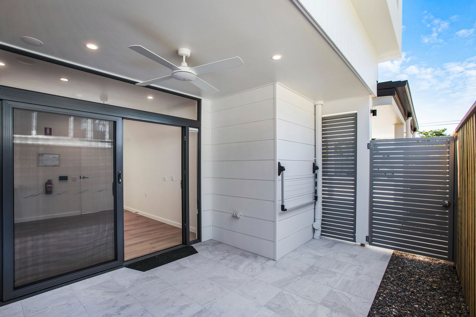 008 Open2view_ID788610-3_Bungama_Street