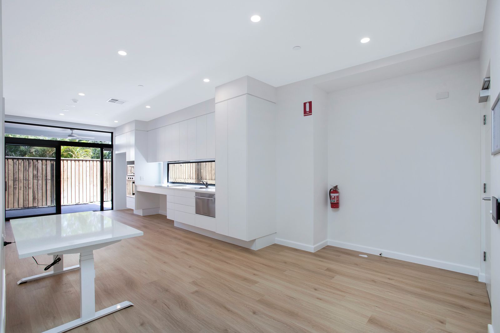 010 Open2view_ID788610-3_Bungama_Street