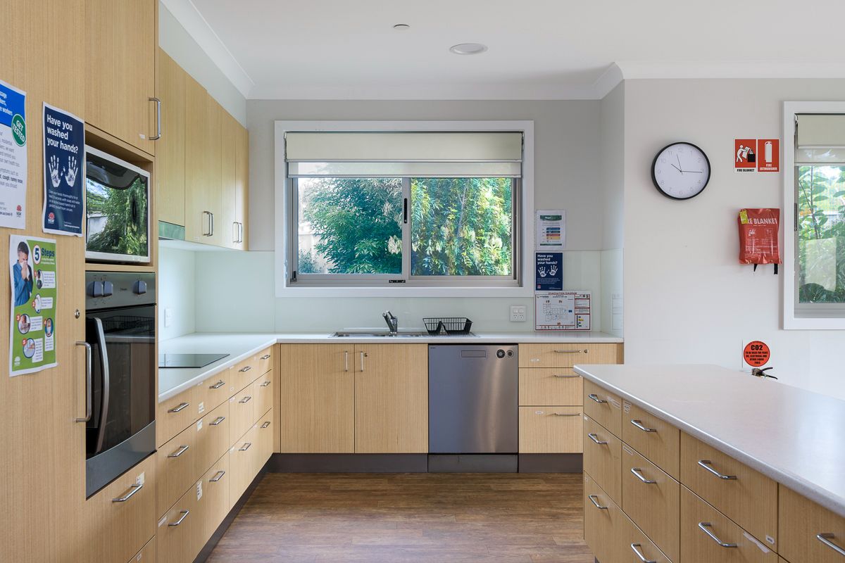 13 SILL039_LR_holmesville_shared kitchen