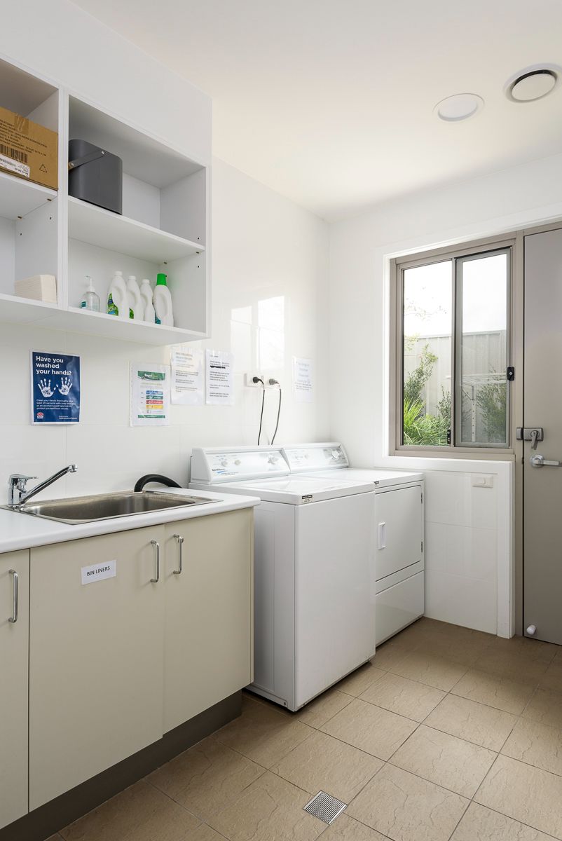 19 SILL039_LR_holmesville_shared laundry