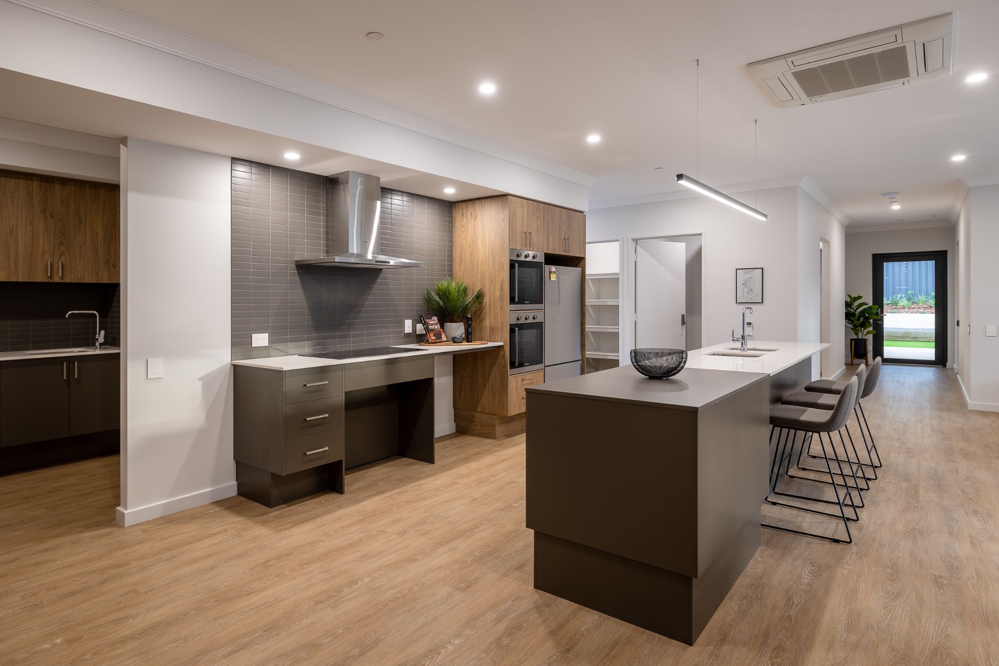 46 Bammboore Cre WANNEROO - High Res-5