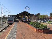 Armadale station_platform_with_train-scaled
