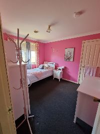 Inch St bedroom