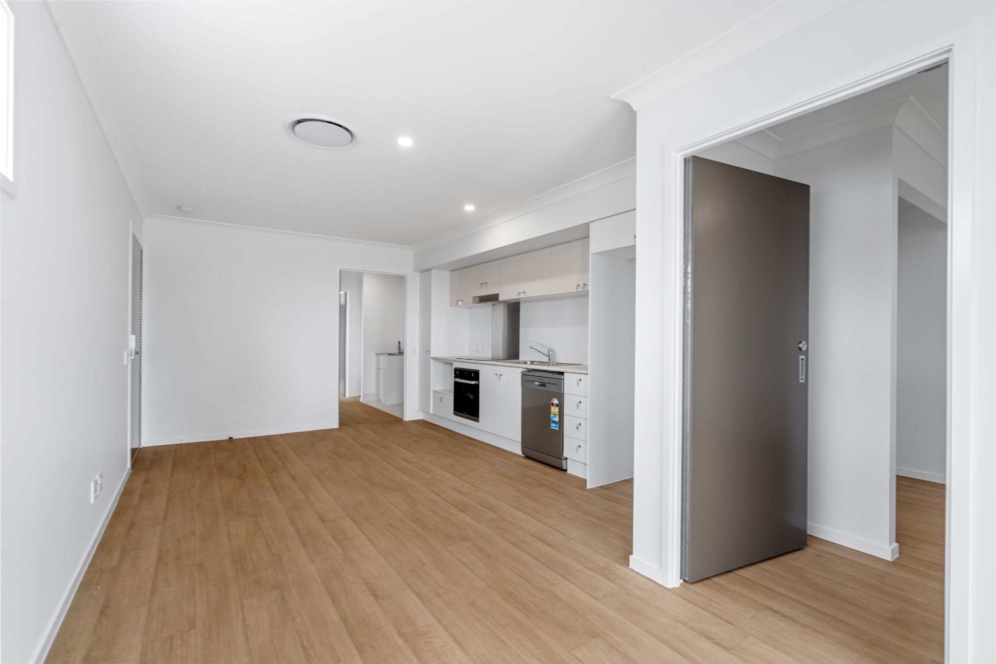 004 Open2view_ID959185-2_21_Melanie_St_Cotswold