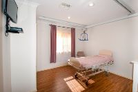 Bedroom with Ceiling hoist Web1200x800