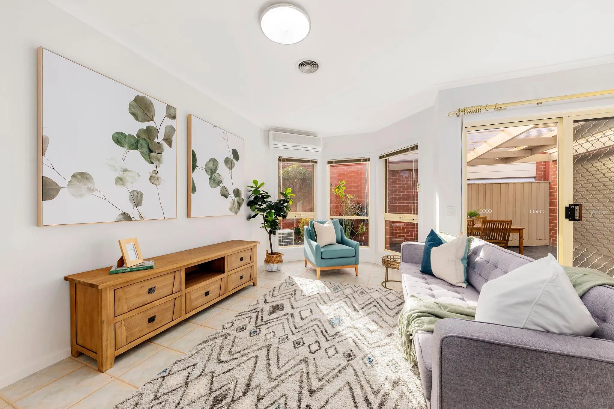 2015323890 4_1_190603_065201-w2048-h1365