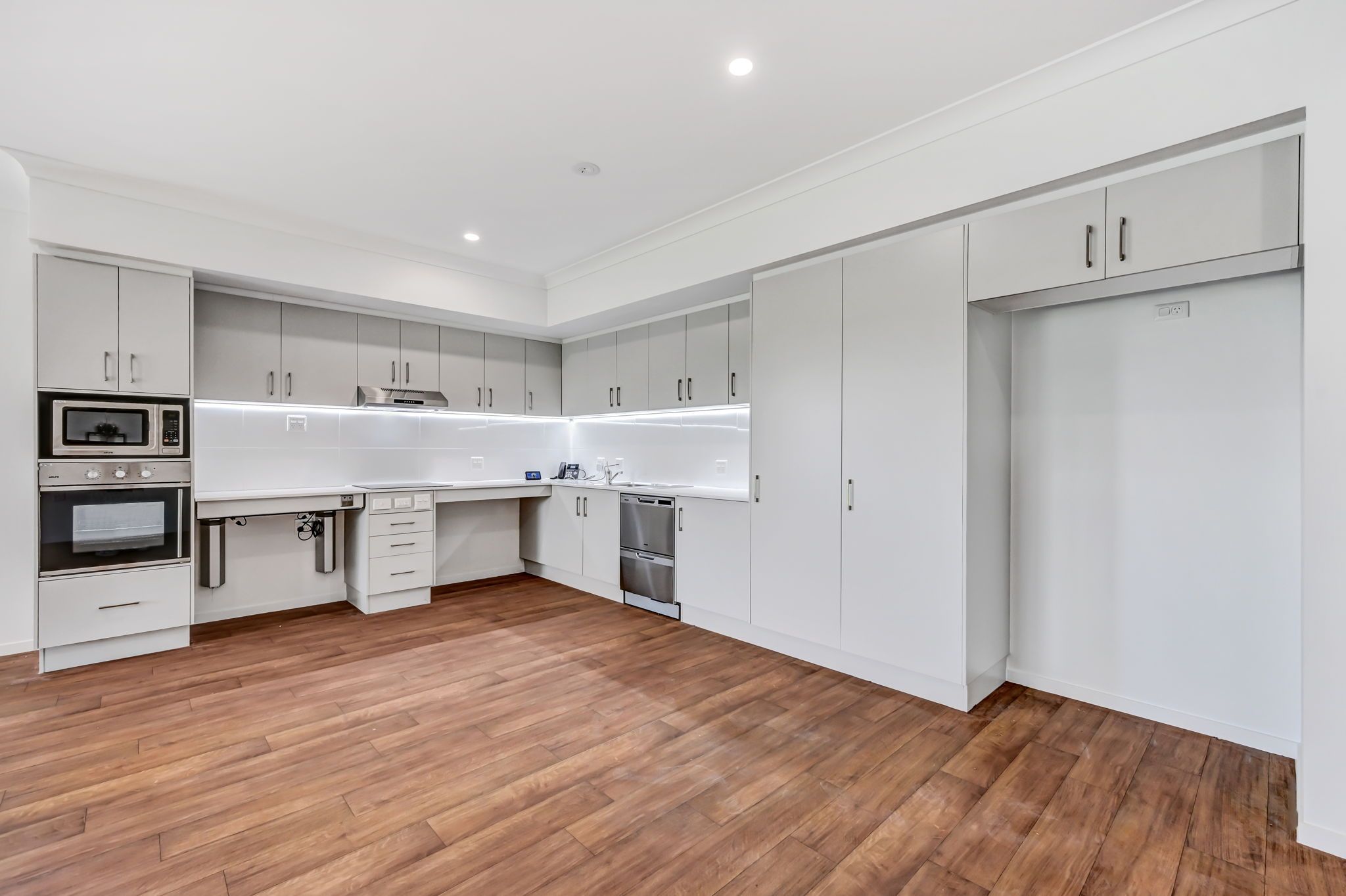 3   Eaglefield St 3 - Kitchen