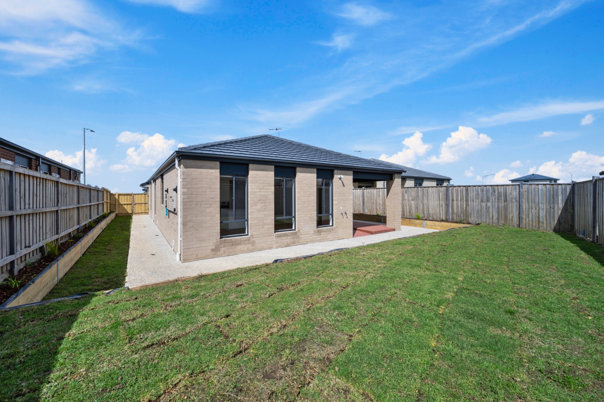 014 Open2view_ID779471-1_Empress_St