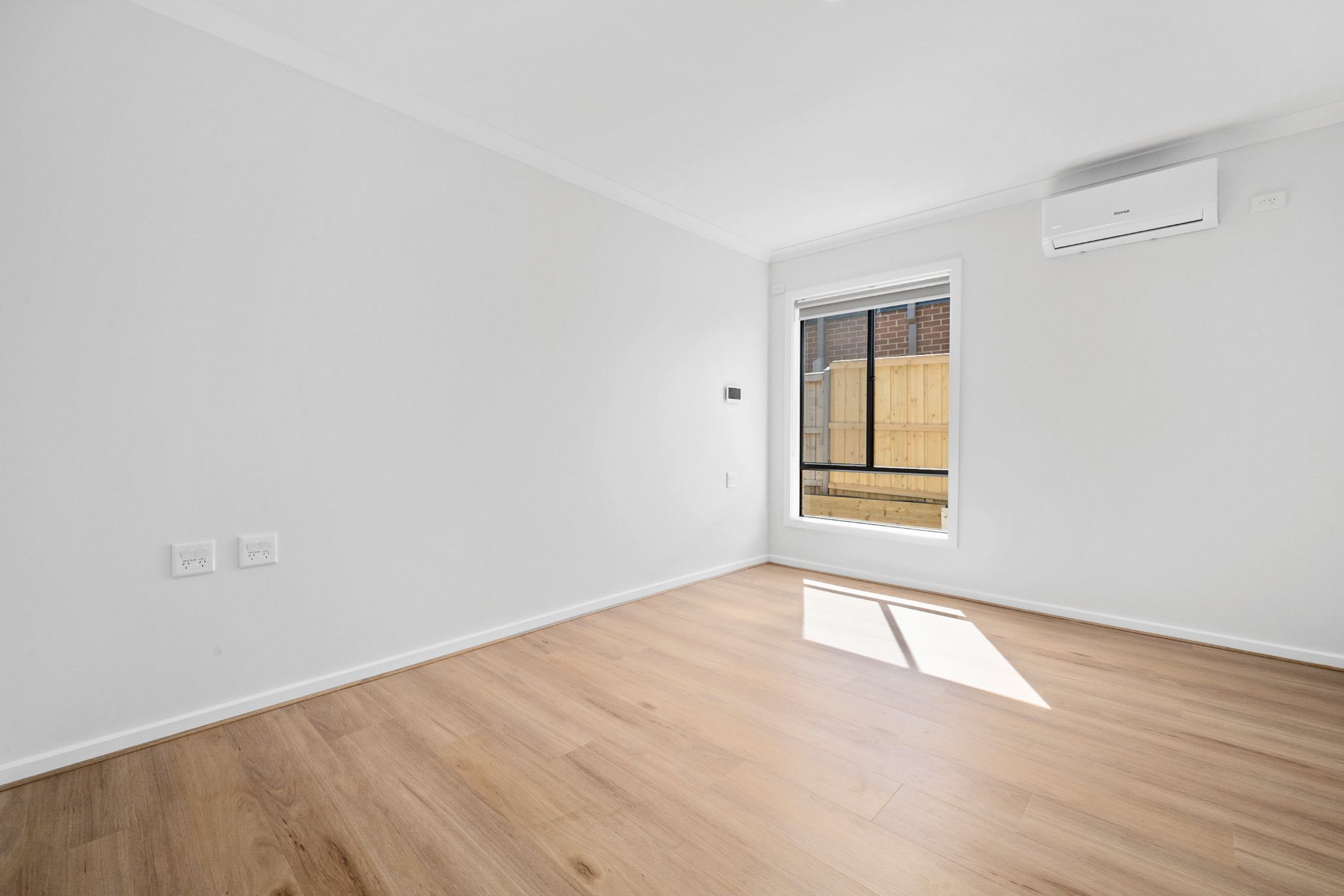 018 Open2view_ID779471-1_Empress_St